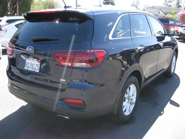 2020 Kia Sorento LX Third Row Seating For 7 Only 2, 000 Miles Like for sale in Fortuna, CA – photo 4