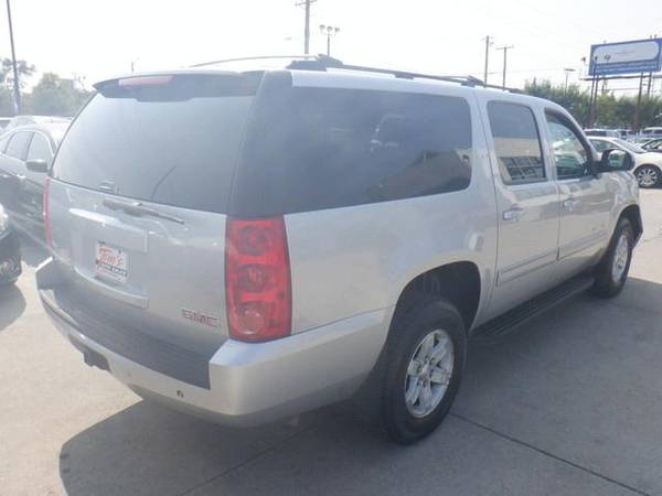 2012 GMC Yukon XL SLE - cars & trucks - by dealer - vehicle... for sale in Des Moines, IA – photo 3