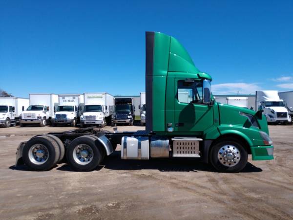 2014 Volvo VNL64T300 Day Cab Tractor #84004JS - cars & trucks - by... for sale in Fond Du Lac, WI – photo 2