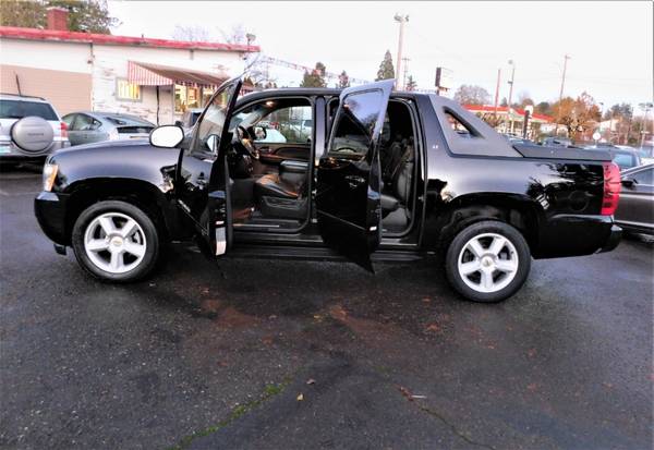 2007 Chevrolet Avalanche LT Crew Cab 4X4 *Blk on Blk* CALL/TEXT! -... for sale in Portland, OR – photo 13
