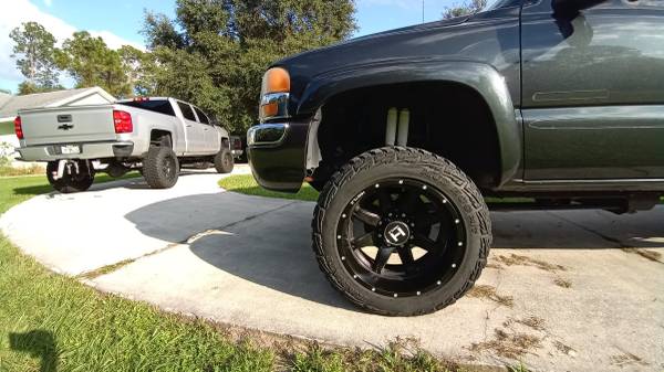 2004 GMC 2500 HD SLT 6liter. - cars & trucks - by owner - vehicle... for sale in North Port, FL – photo 2
