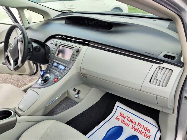 2012 TOYOTA PRIUS HYBRID SOUTHERN CAR 50mpg! - - by for sale in Syracuse, NY – photo 8
