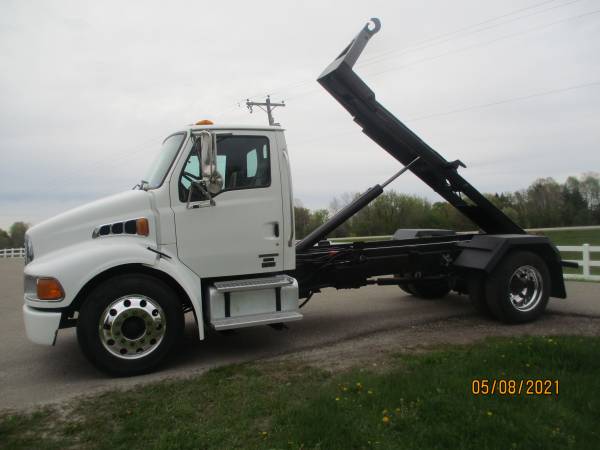 2007 Sterling Acterra Hooklift Truck 1 Owner Perfect for sale in Jordan, IL – photo 3