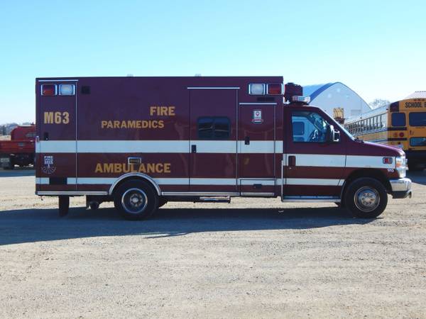 Ambulance, 2013 Ford E-350, 5 4 Gas, Runs Good, Newer Tires, Free for sale in Midlothian, IL – photo 4
