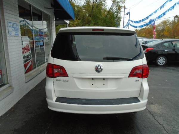 2009 Volkswagen Routan SE *We're Safely Open for Business!* - cars &... for sale in Pittsburgh, PA – photo 3