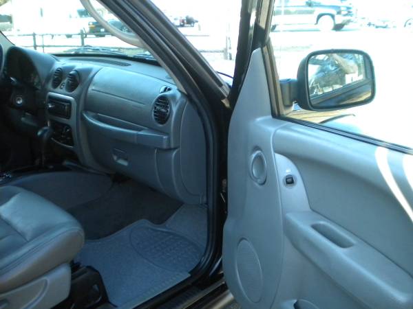 Jeep Liberty 4X4 65th anniversary edition Sunroof 1 Year for sale in Hampstead, NH – photo 11