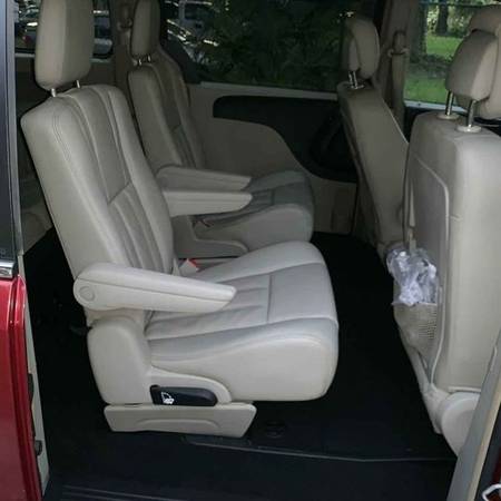 2012 CHRYSLER TOWN & COUNTRY 131,475 MILES - cars & trucks - by... for sale in Fort Myers, FL – photo 10