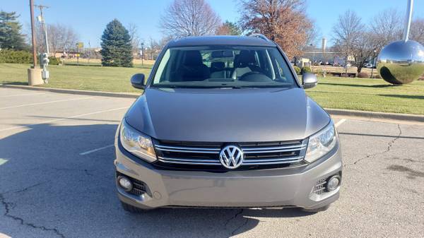 2012 Volkswagen Tiguan SE ( EXTRA CLEAN, NAVIGATION ) - cars &... for sale in Shawnee, MO – photo 6