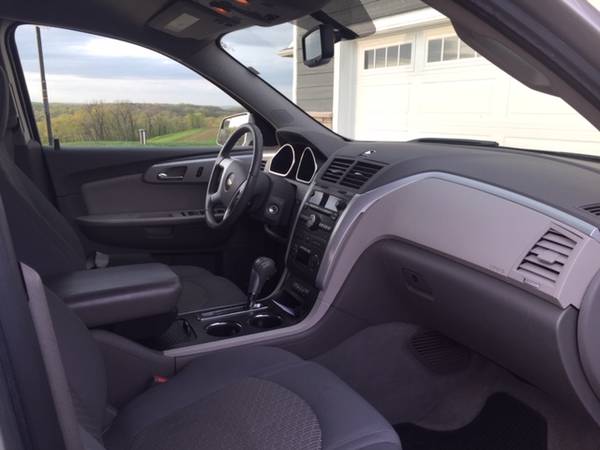 2011 Chevy Traverse LT AWD for sale in La Crosse, WI – photo 4