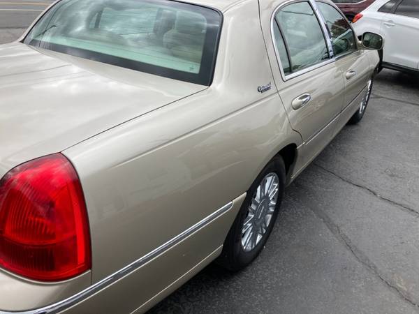 2010 Lincoln Town Car Signature Limited: ONLY 46k mi, LOCAL CAR for sale in Willards, MD – photo 9