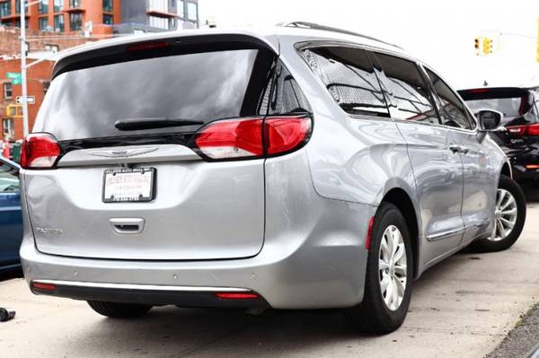 2018 Chrysler Pacifica Touring L FWD Minivan - - by for sale in Jamaica, NY – photo 11