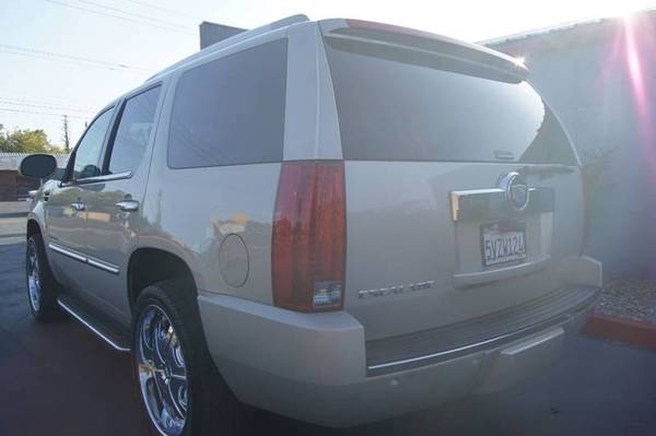 2007 Cadillac Escalade Base AWD LOW 89K MILES LOADED WARRANTY with for sale in Carmichael, CA – photo 9