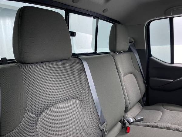 2019 Nissan Frontier Crew Cab PRO-4X Pickup 4D 5 ft pickup Silver -... for sale in Arlington, District Of Columbia – photo 19