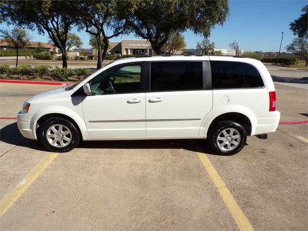 CHRYSLER TOWN & COUNTRY REAR MANUAL RAMP HANDICAPPED WHEELCHAIR VAN... for sale in Irving, MS – photo 5