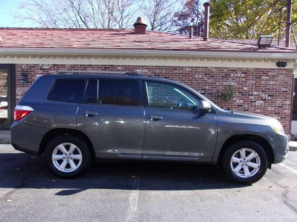 2010 Toyota Highlander Seats-8 AWD, 151k Miles, P Roof, Grey, Clean for sale in Franklin, ME – photo 2
