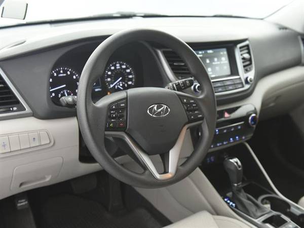 2018 Hyundai Tucson SEL Sport Utility 4D suv WHITE - FINANCE ONLINE for sale in Atlanta, FL – photo 2