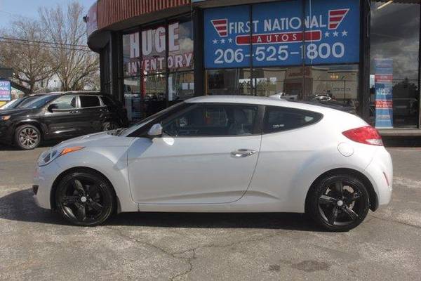 2012 Hyundai Veloster with Gray Int HABLAMOS ESPANOL! - cars & for sale in Seattle, WA – photo 2