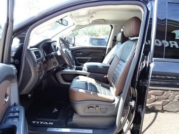 2017 Nissan Titan XD 4x4 Diesel Crew Cab Platinum Reserv for sale in Barrington, IL – photo 17