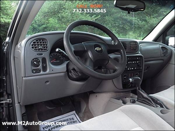 2005 Chevrolet TrailBlazer LS 4WD 4dr SUV - cars & trucks - by... for sale in East Brunswick, NJ – photo 7