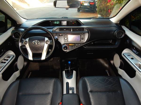 2013 TOYOTA PRIUS C 4 | CLEAN TITLE | LEATHER | NAVIGATION | SUNROOF for sale in Woodland Hills, CA – photo 15