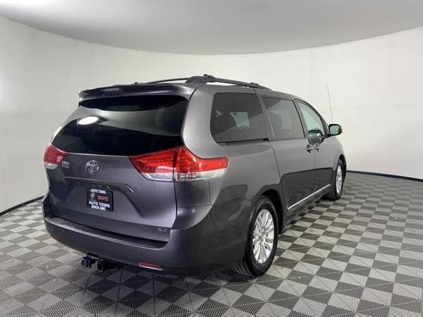2011 Toyota Sienna XLE Stop In Save ! - - by dealer for sale in Gladstone, OR – photo 6