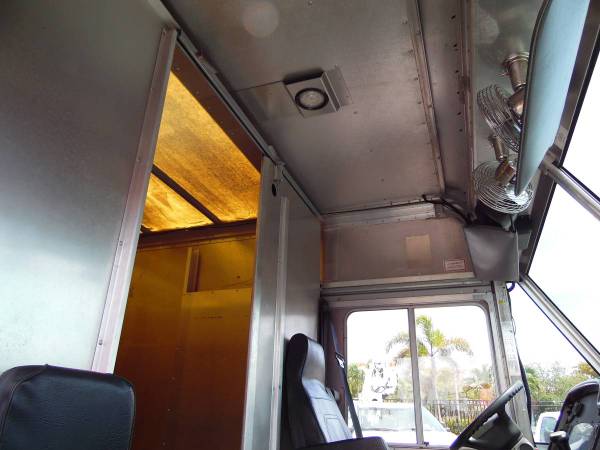 2007 UTILIMASTER Step Van Box Food Bread Truck DIESEL STEP VAN for sale in West Palm Beach, FL – photo 19