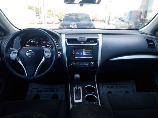 2014 Nissan Altima - Financing Available! - cars & trucks - by... for sale in Topeka, KS – photo 5