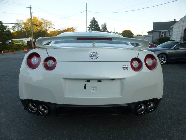 2015 NISSAN GT-R PREMIUM GTR - ONLY 12K MILES - ONE OWNER - CARFAX! for sale in Millbury, MA – photo 6