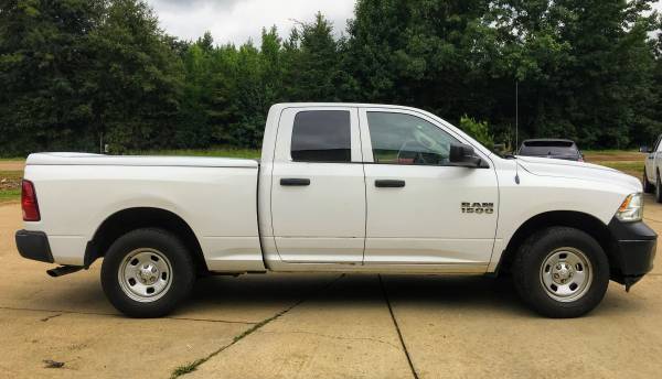 2013 RAM 1500 ST 4WD Bed Cover (White) Work Truck $11,500 w/2,000 down for sale in Brandon, MS – photo 3