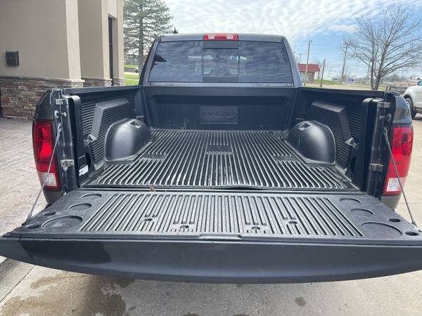2019 RAM 1500 CREW CAB SLT 4x4 5 7L HEMI CLEAN CARFAX - cars & for sale in O Fallon, MO – photo 17