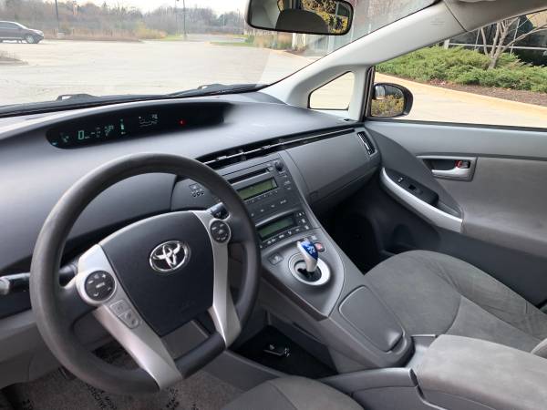 2011 Toyota Prius - cars & trucks - by owner - vehicle automotive sale for sale in Addison, IL – photo 6