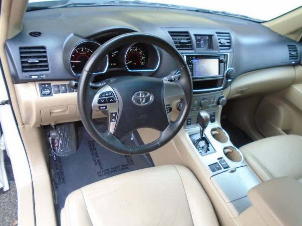 2013 Toyota Highlander SE 3rd Row - - by dealer for sale in Daphne, AL – photo 12