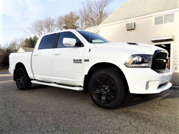 2018 Ram 1500 NIGHT Crew Cab 4x4 NAV Leather LOADED 1-Owner Clean for sale in Hampton Falls, NH – photo 2