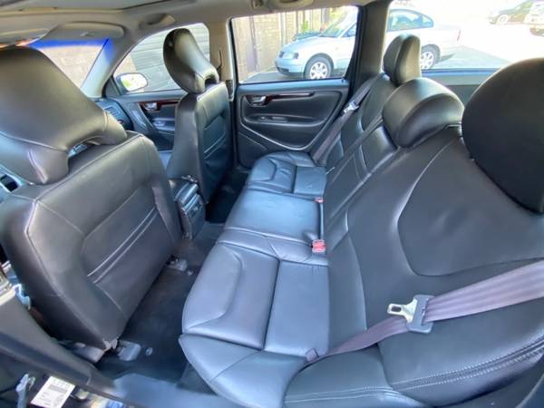 2002 VOLVO V70 2.4T - cars & trucks - by dealer - vehicle automotive... for sale in Carol Stream, IL – photo 15