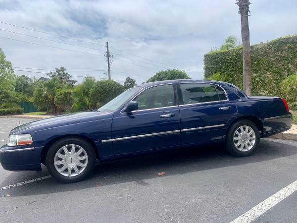 2009 Lincoln Town Car Signature L 4 6 V8 113K Miles Great Condition for sale in Jacksonville, FL – photo 8