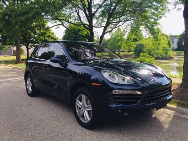 2011 Porsche Cayenne S Hybrid - cars & trucks - by owner - vehicle... for sale in Lake Forest, IL – photo 2