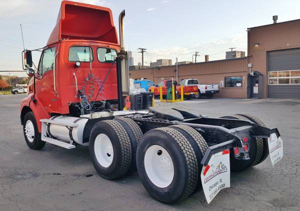 2005 Tandem Day Cab Tractor 435H.P. - One Owner - ALL Records - DayCab for sale in Chicago, IL – photo 7