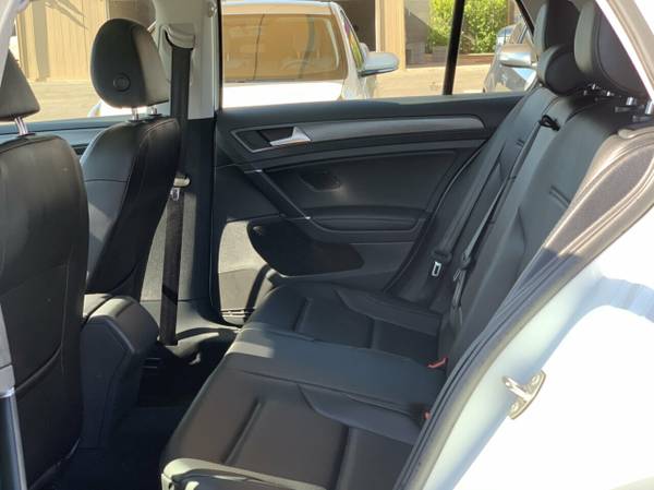 2018 *Volkswagen* *Golf* *1.8T 4-Door SE Automatic* - cars & trucks... for sale in Phoenix, AZ – photo 18