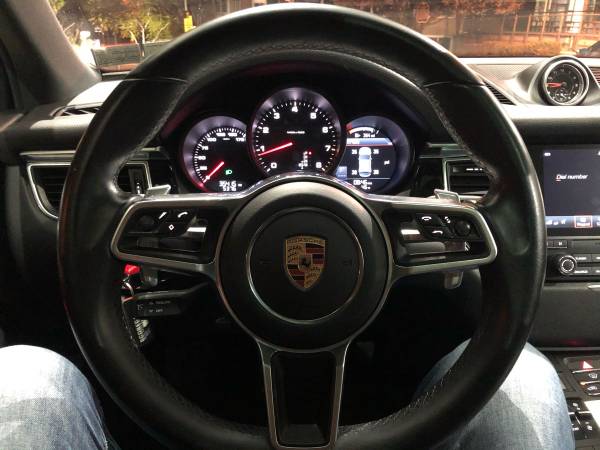 2017 Porsche Macan super clean, only one owner - - by for sale in Milwaukee, IL – photo 4