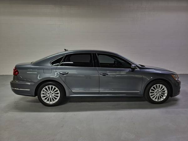 2016 Volkswagen Passat SE 1.8t LOADED - cars & trucks - by dealer -... for sale in Northbrook, IL – photo 6