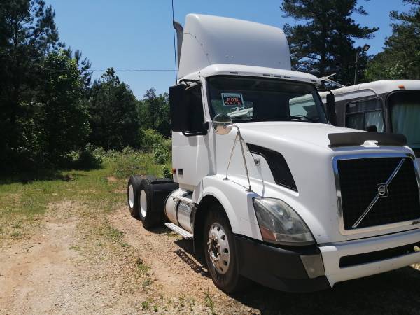 Clean 2008 Volvo VN - - by dealer - vehicle automotive for sale in Fayetteville, GA – photo 2