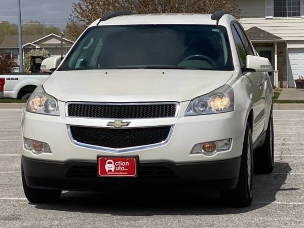 2011 Chevrolet Traverse LT AWD - - by dealer - vehicle for sale in Council Bluffs, NE – photo 3