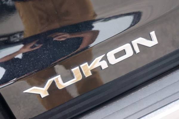 2018 GMC Yukon Denali Onyx Black BIG SAVINGS LOW PRICE - cars & for sale in Manor, TX – photo 9