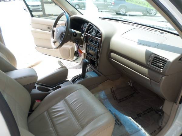 2002 Nissan Pathfinder SE 2WD - - by dealer - vehicle for sale in High Point, NC – photo 13