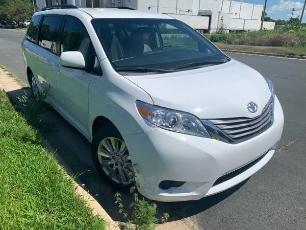 2017 Toyota Sienna LE AWD - ONLY 25K MILES - cars & trucks - by... for sale in Farmington, MN – photo 3