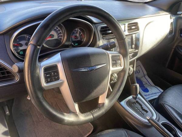 2013 Chrysler 200 Limited V6 - - by dealer - vehicle for sale in Beloit, WI – photo 12