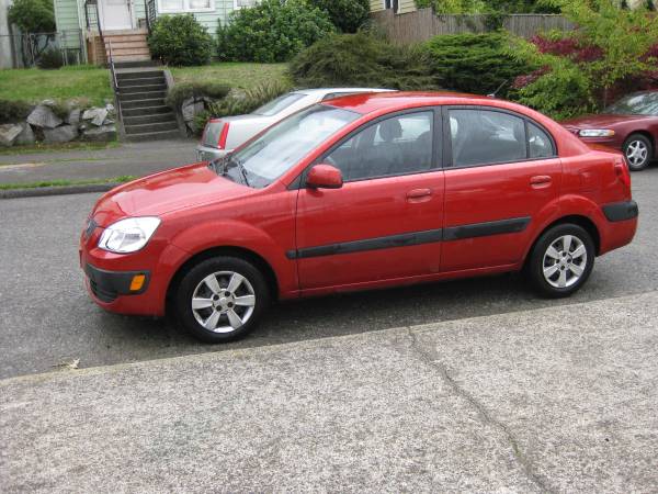 2007 KIA RIO 4-DR. HATCHBACK GAS-SAVER - cars & trucks - by dealer -... for sale in Seattle, WA – photo 2