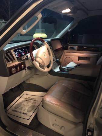 04 Lincoln Navigator - cars & trucks - by owner - vehicle automotive... for sale in Madison, WI – photo 5