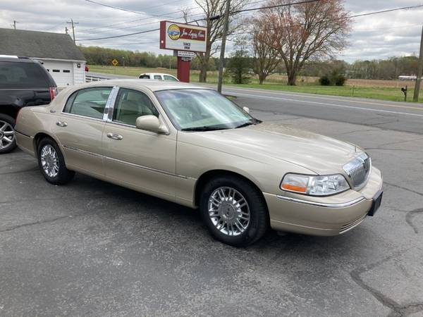 2010 Lincoln Town Car Signature Limited: ONLY 46k mi, LOCAL CAR for sale in Willards, MD – photo 2
