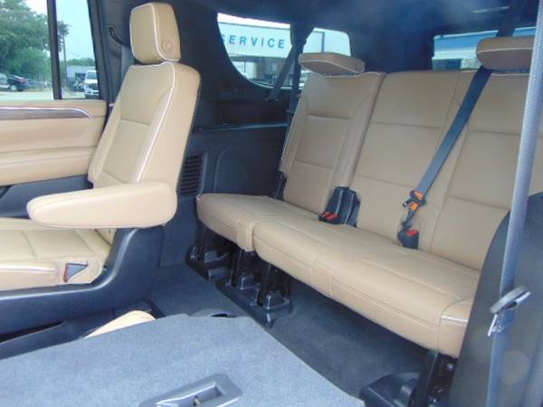 2021 Chevrolet Suburban V8 ( Mileage: 5, 344! - - by for sale in Devine, TX – photo 10